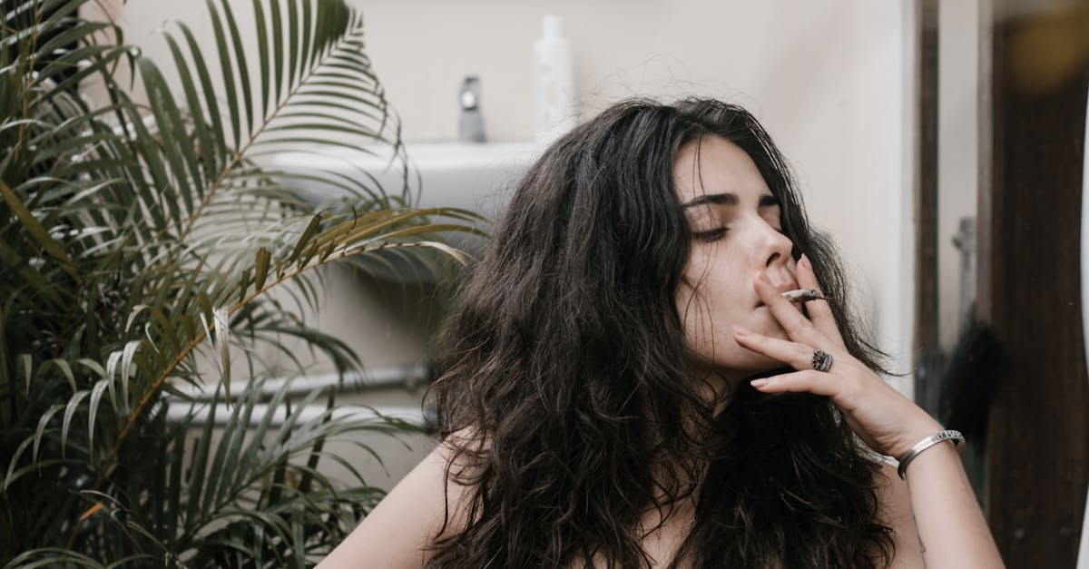 How long do you smoke boneless chicken thighs in an electric smoker