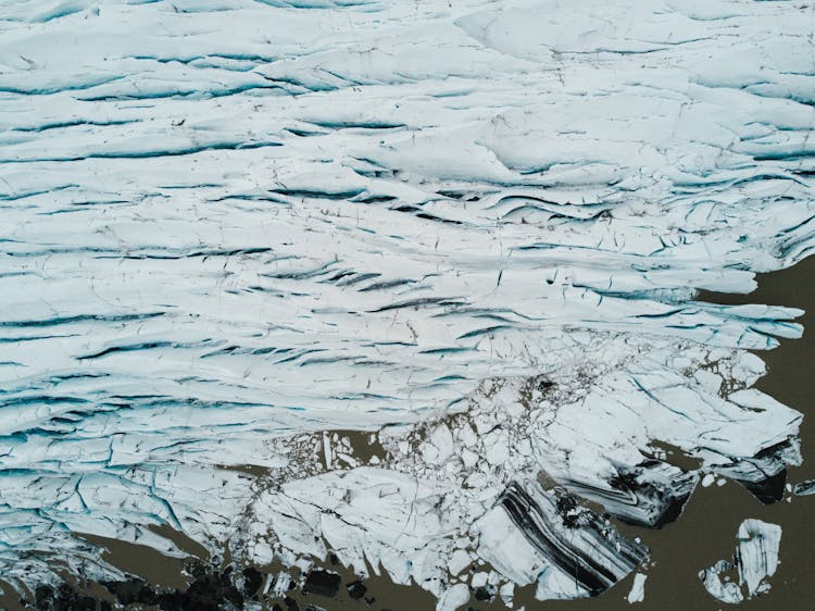 Breaking Ice With Cracks