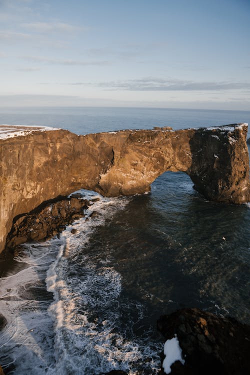 Gratis lagerfoto af hav, Island, klipper