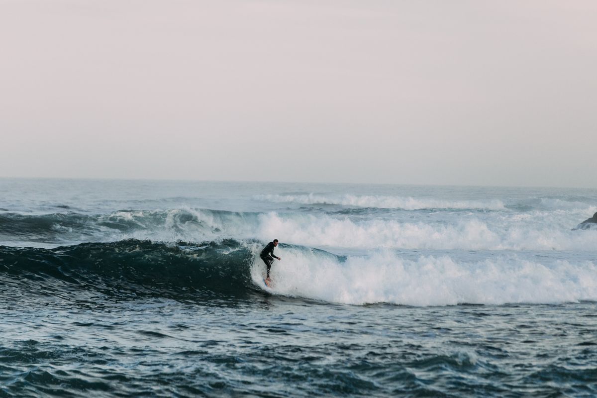 Aprendiendo a surfear con neopreno