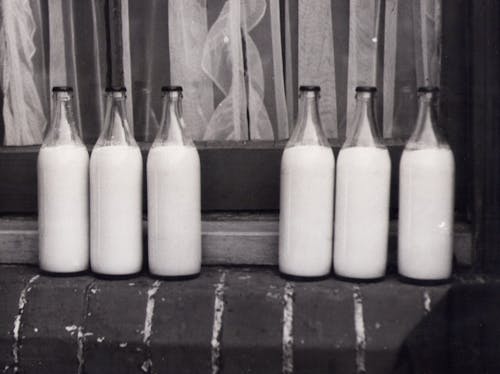 Бесплатное стоковое фото с бутылка молока, бутылки, винтажное фото