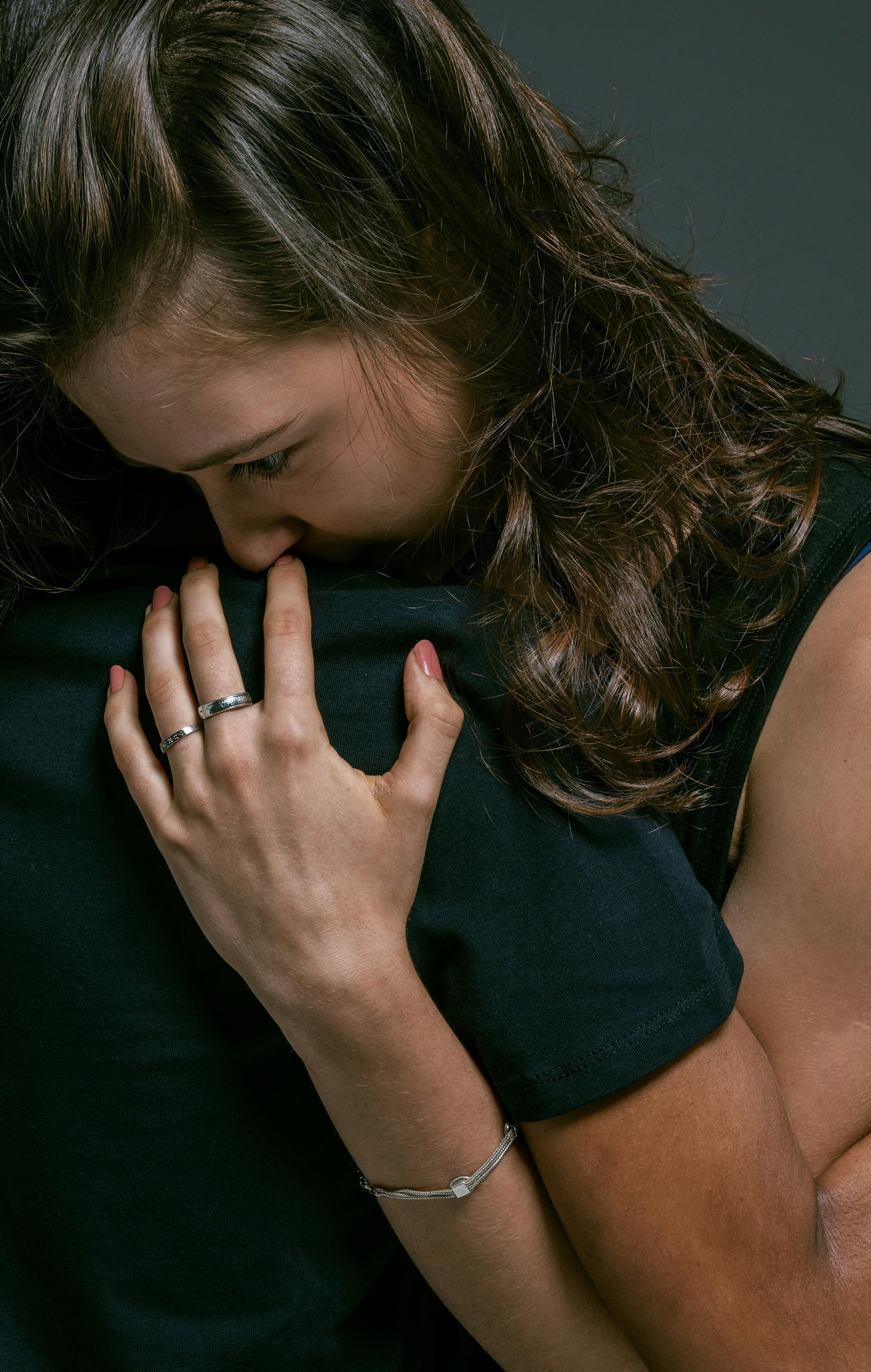 How long should a hug last?