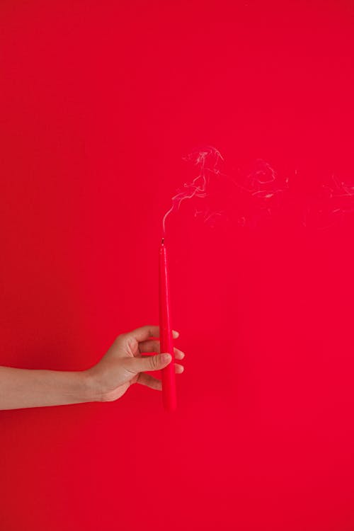 Základová fotografie zdarma na téma červená, držení, kouř