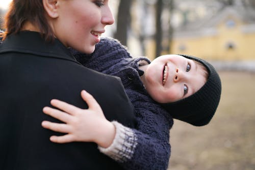 Immagine gratuita di bambino, chiudere, contento