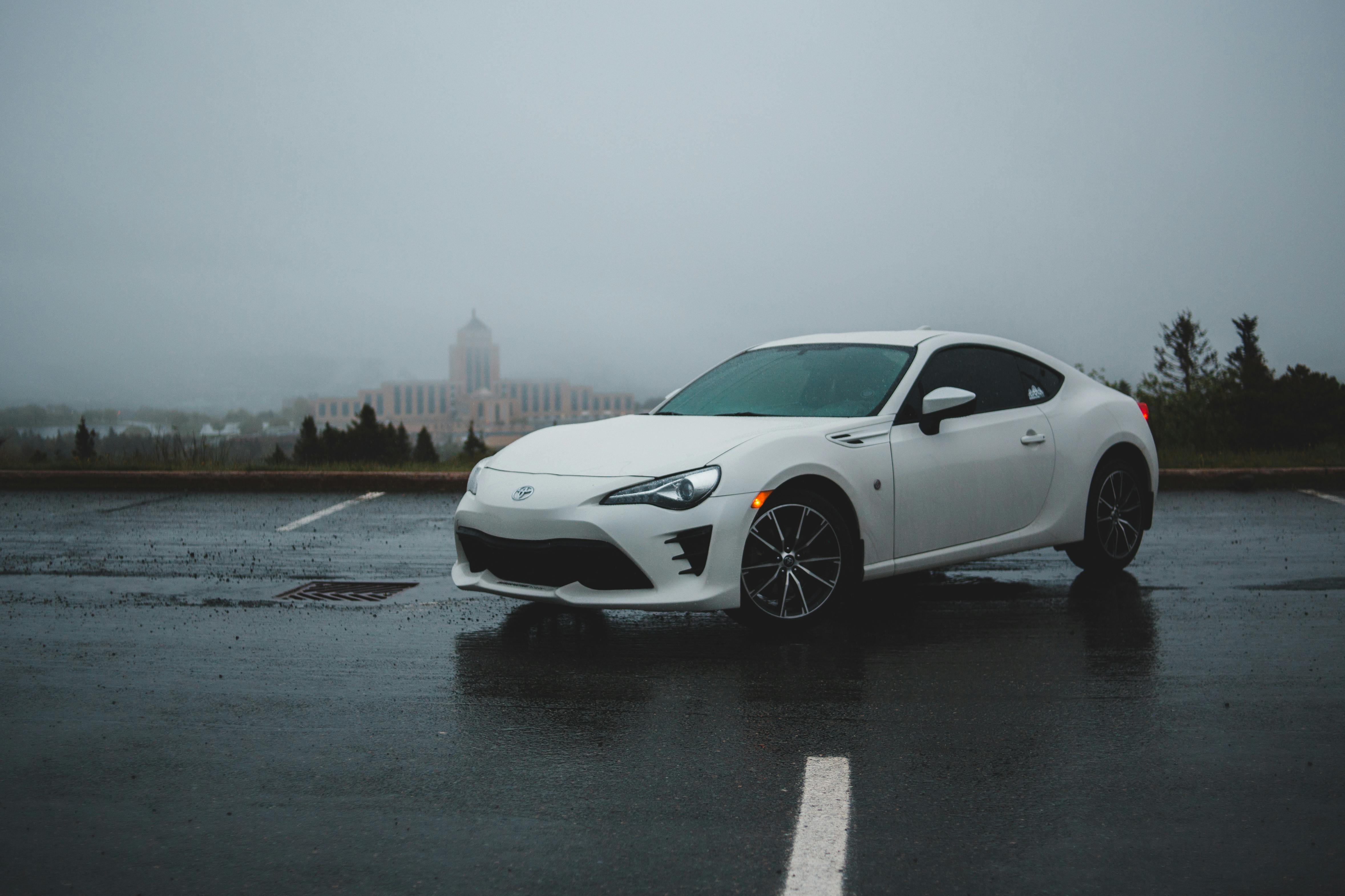 Toyota recalls 550,000 cars over defective seat problem - FOX 4 News Dallas — Photo by Erik Mclean on Pexels