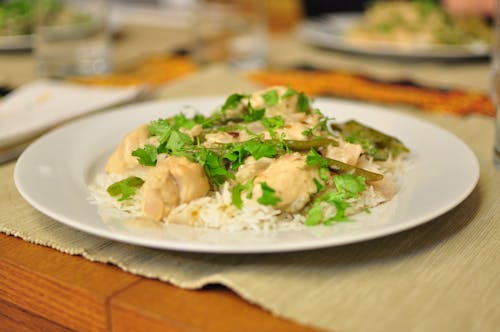 Foto profissional grátis de frango com farinha de arroz