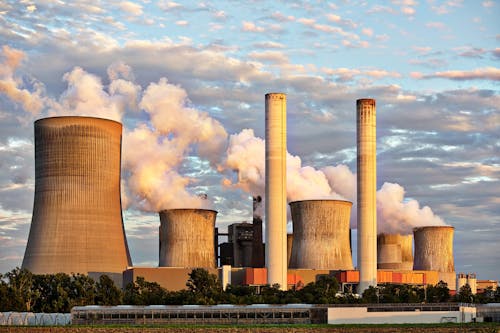 Fotobanka s bezplatnými fotkami na tému dym, elektráreň, elektrická energia