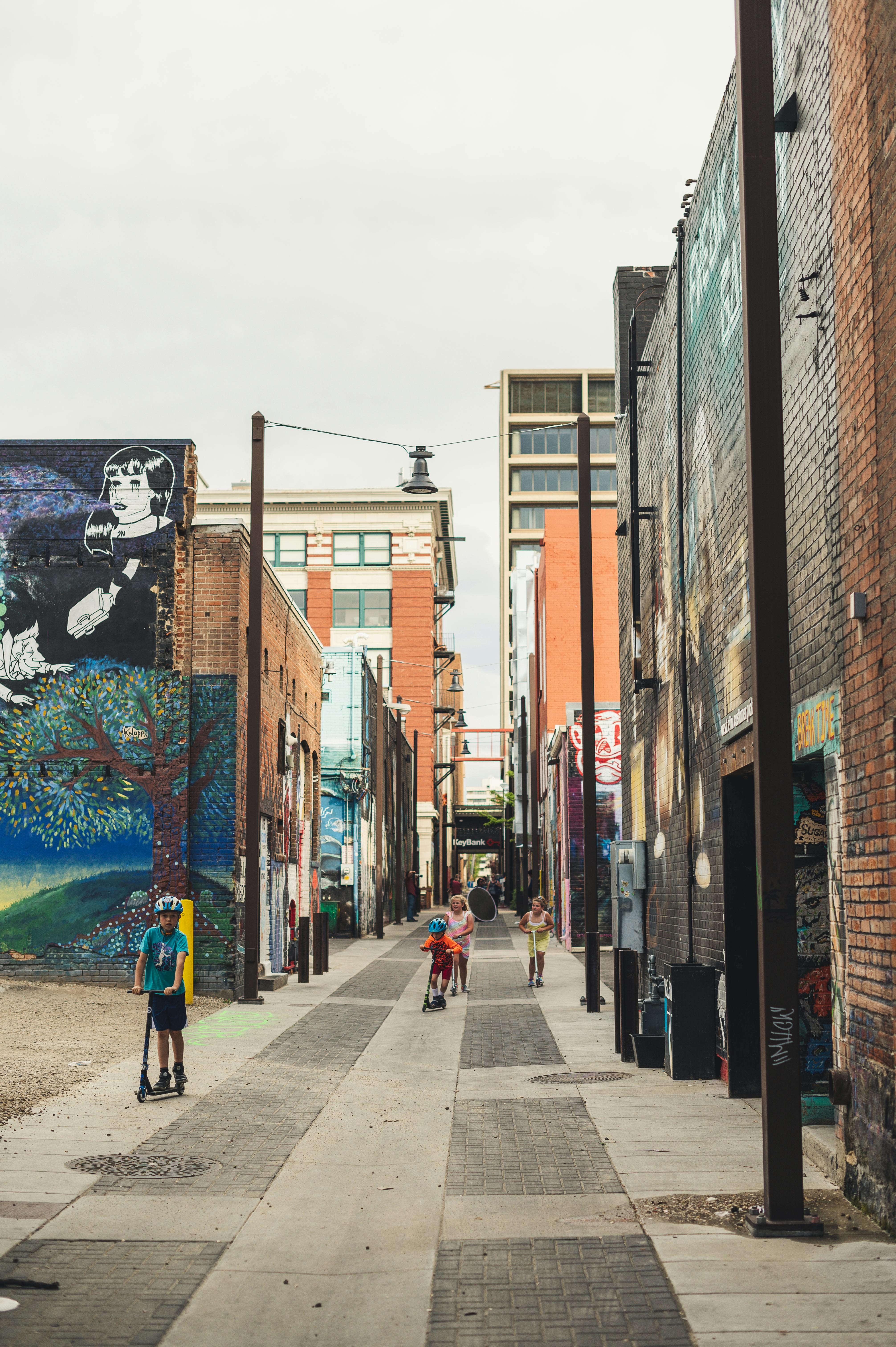 Narrow street of small town · Free Stock Photo