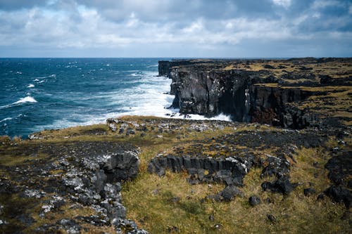 Kostenloses Stock Foto zu draußen, island, klippen