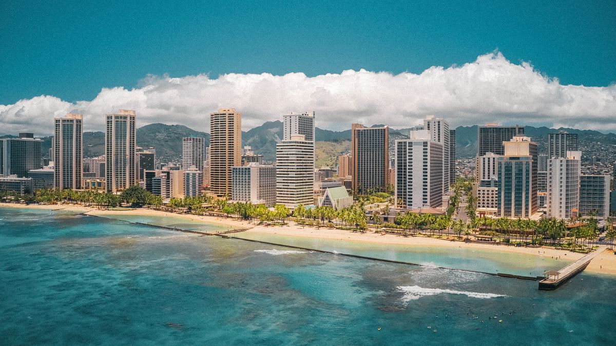 How to Enter Birthday Freebies in Honolulu, Hawaii Without Scams