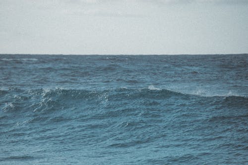 Blue Ocean Waves Photo