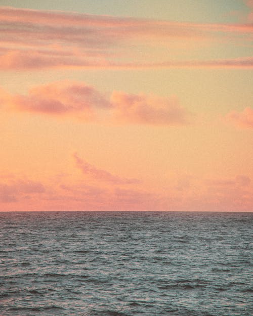 altın rengi gün batımı, deniz, gün batımı içeren Ücretsiz stok fotoğraf