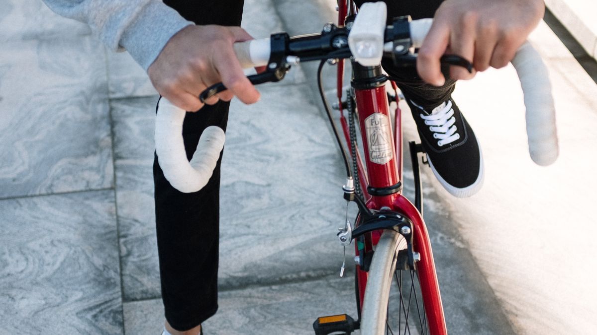 Meilleur stabilisateur motorisé caméra action vélo 2026 - illustration