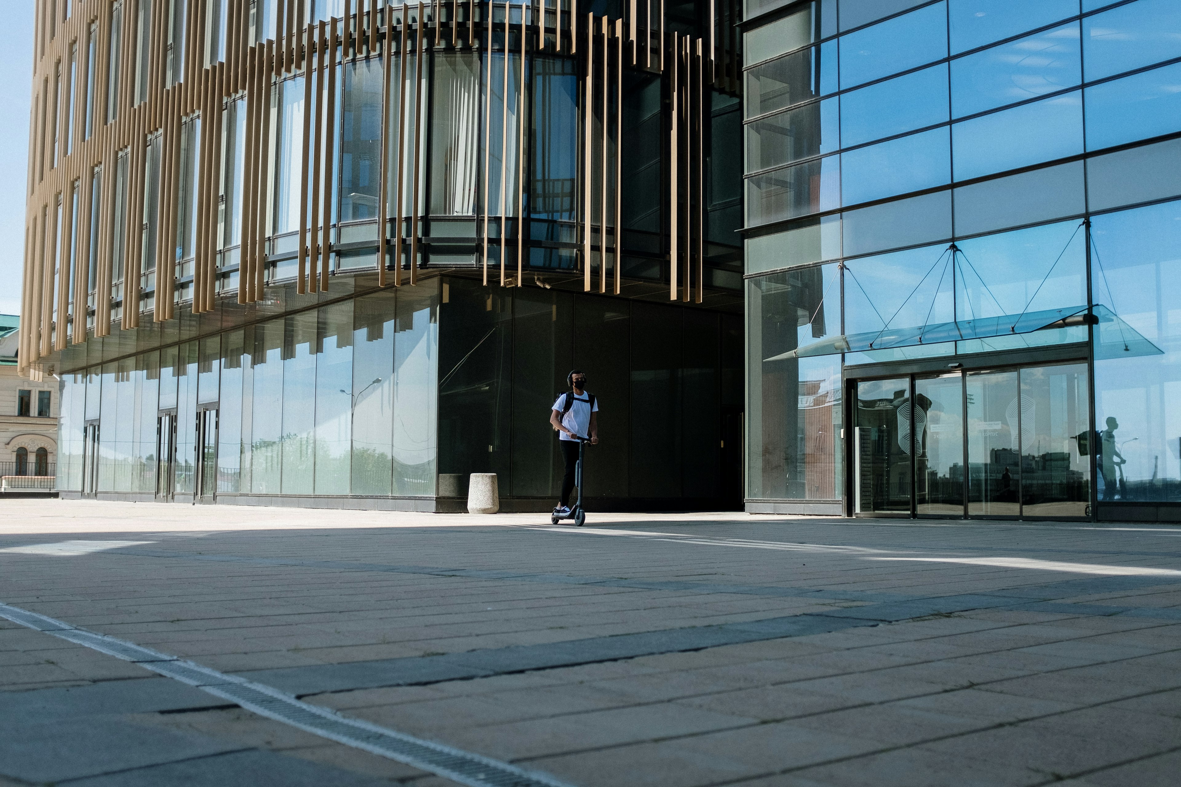 電動キックボード規制強化を追い風に!保険集客でマイクロモビリティ新リード獲得術