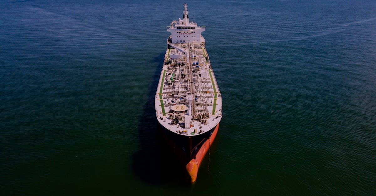 國際:荷姆茲海峽封鎖致油輪運價飆漲,VLCC創近六年新高