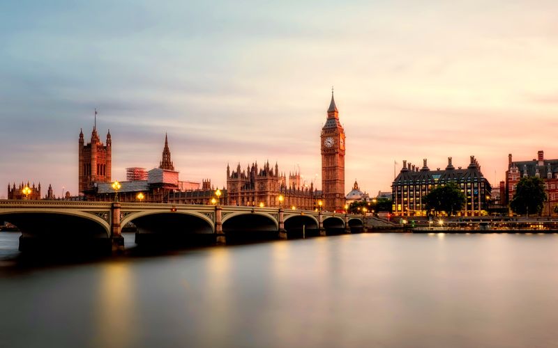 UK healthcare supplements and wellness products