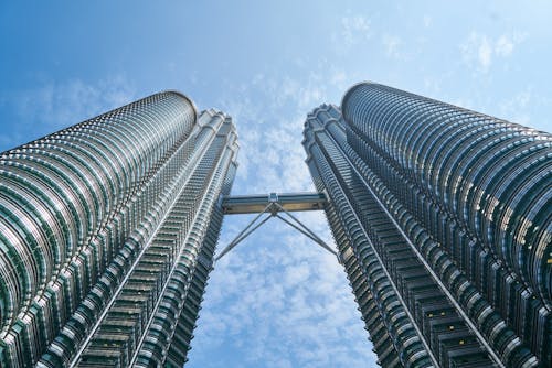 Lage Hoekfotografie Van Twin Tower