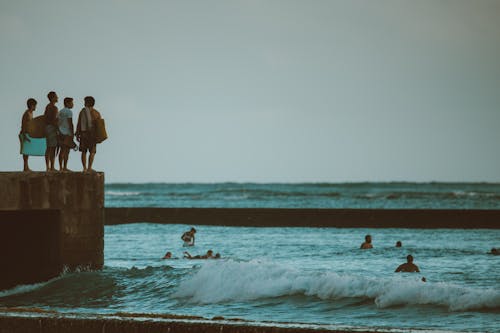 Gratuit Imagine de stoc gratuită din băiat, crashing valuri, Hawaii Fotografie de stoc
