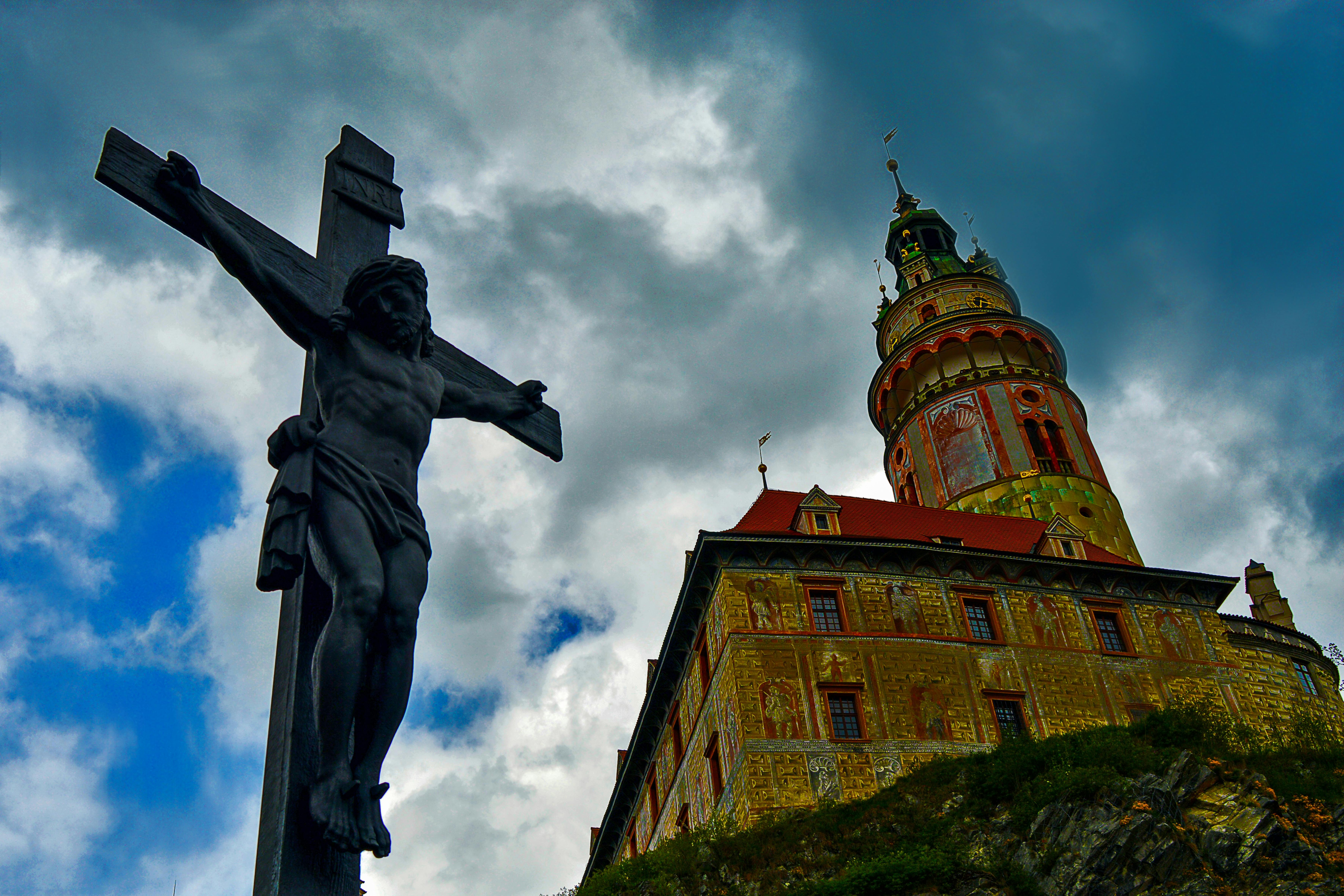 Multiple Caregivers, One Baby: How Tracking Keeps Everyone Aligned