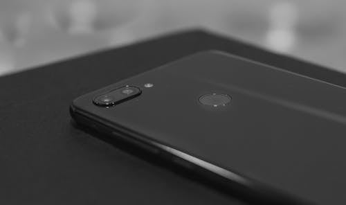 Ilmainen kuvapankkikuva tunnisteilla celular, objeto, preto e branco