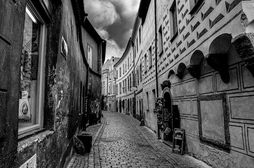 Free Old Photo of an Empty Street In Grayscale Photography Stock Photo