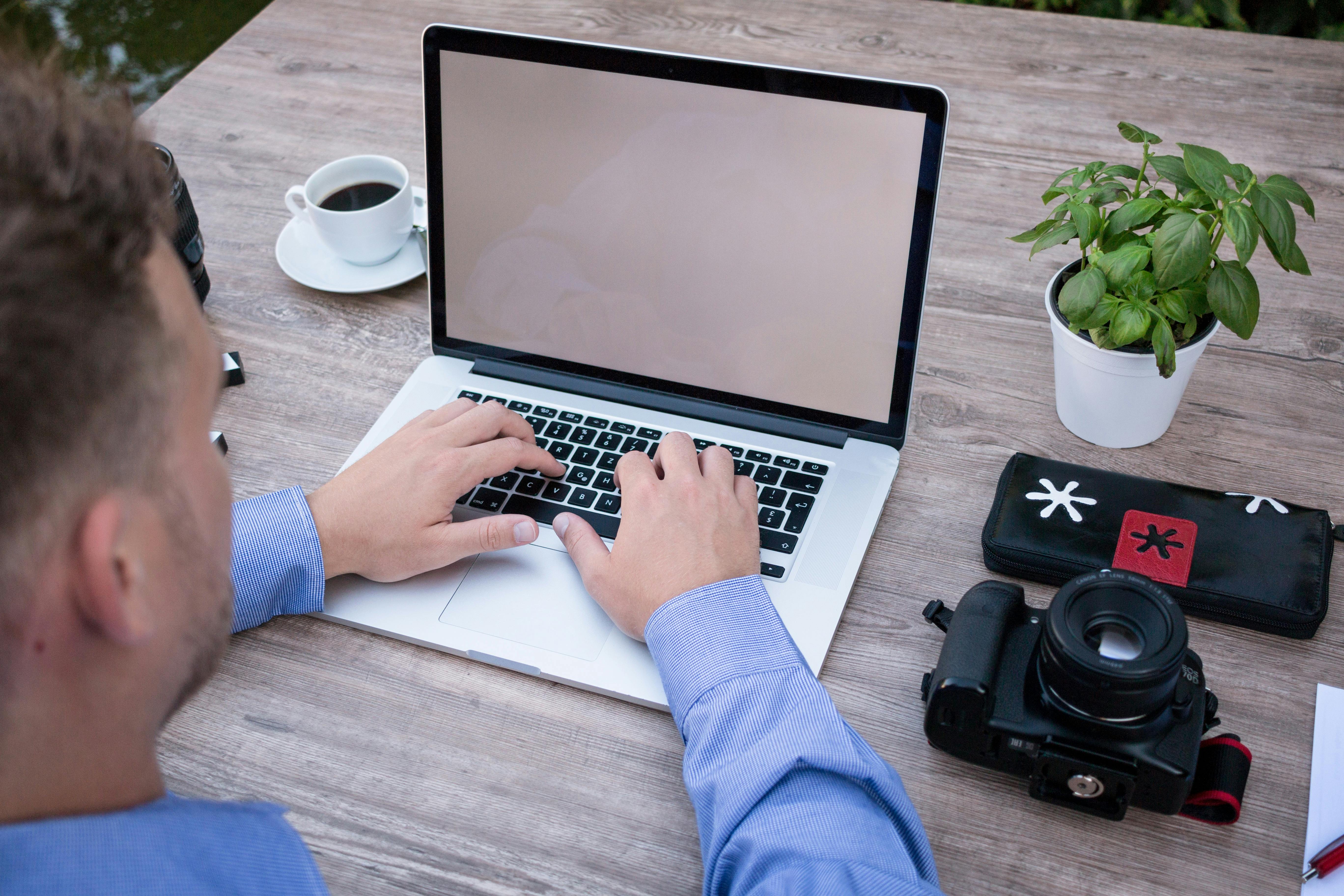 how to adjust camera settings on macbook pro