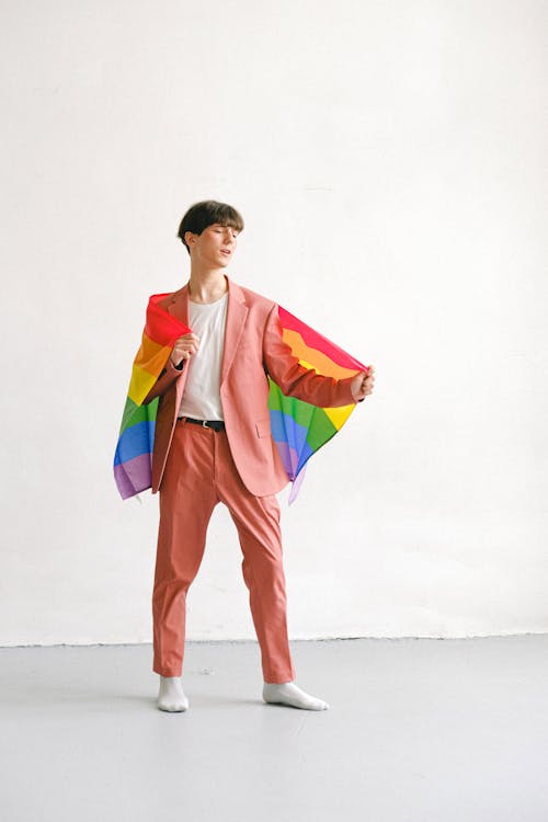 Immagine gratuita di abito, ballando, bandiera arcobaleno