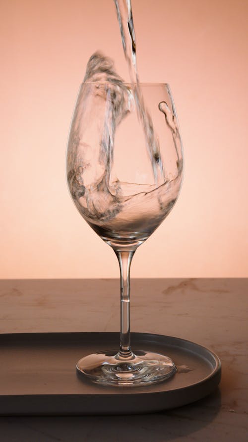 бесплатная Бесплатное стоковое фото с бокал вина, вертикальный выстрел, вино Стоковое фото