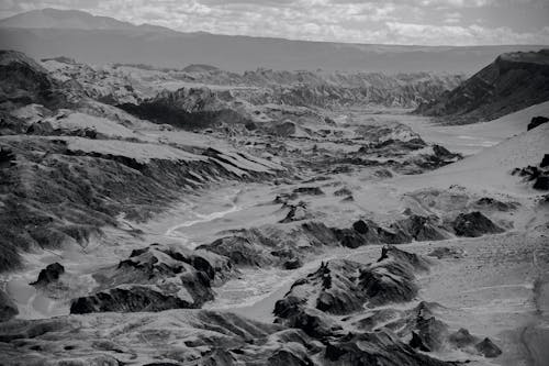 Foto profissional grátis de cênico, fotografia em escala de cinza, Montanhas Rochosas