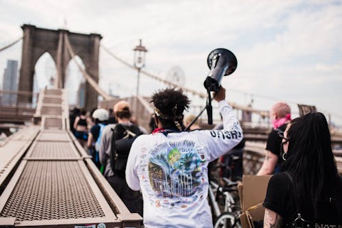 Menschen, Die An Der Brooklyn Bridge Protestieren
