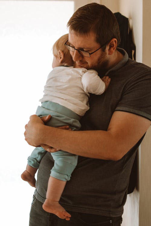 Foto profissional grátis de abraçando, afeição, amor