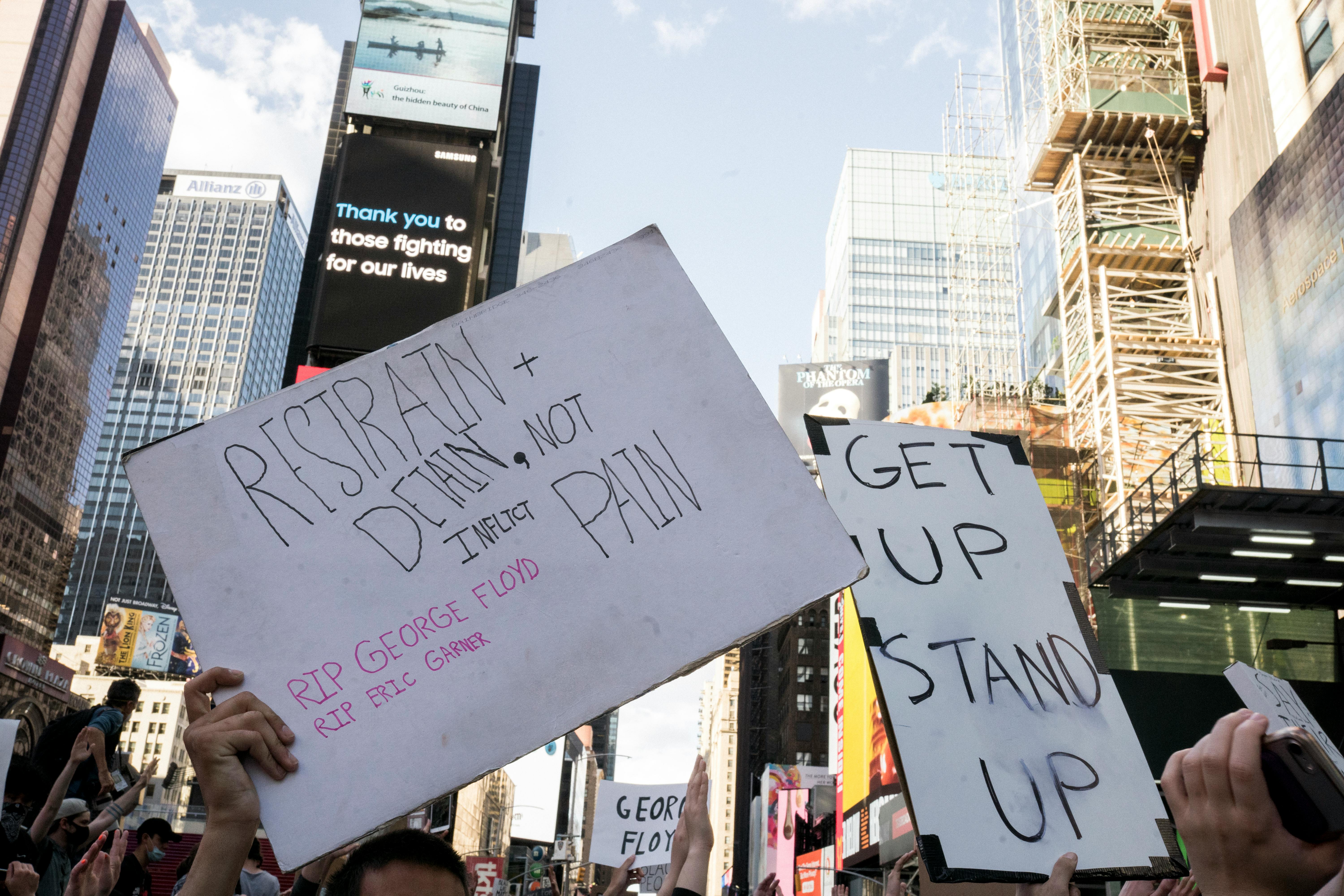 People Holding Signs · Free Stock Photo