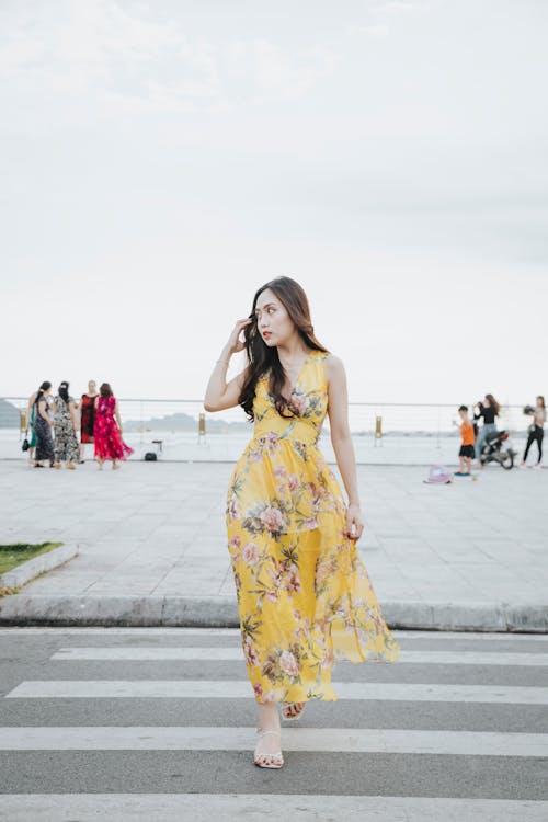 คลังภาพถ่ายฟรี ของ sundress, กลางแจ้ง, การจราจร