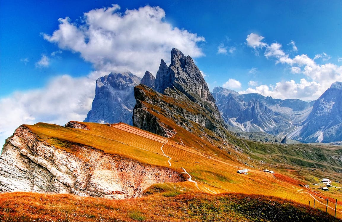 Montagne Noire Et Brune