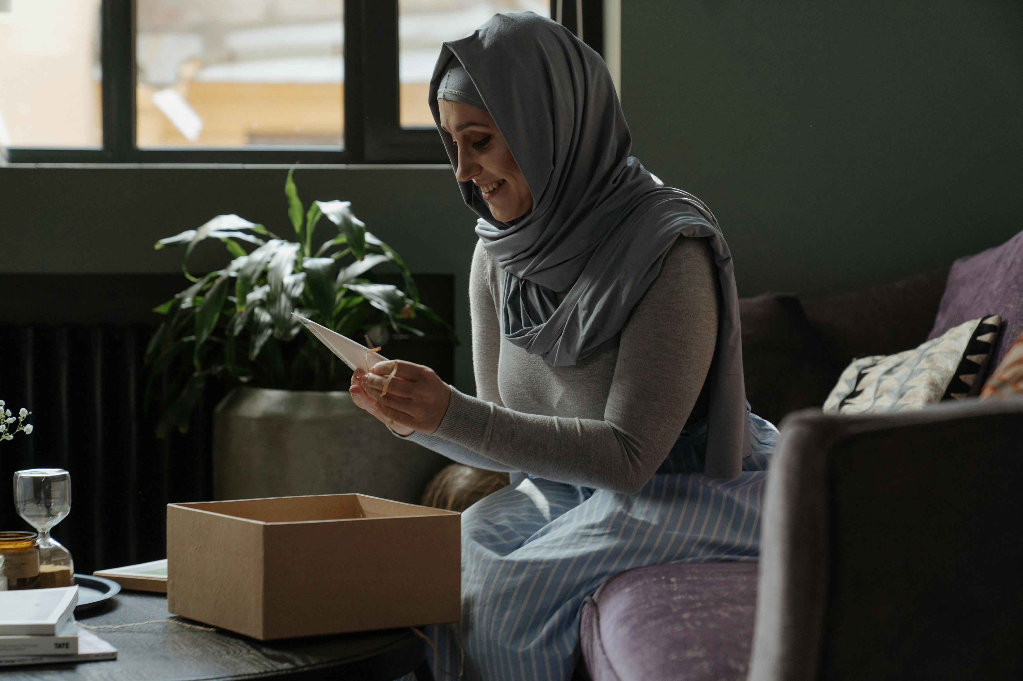 Best Women’s Clothing Subscription Boxes 2026: 6 Fashion Expert Picks — Photo by cottonbro studio on Pexels