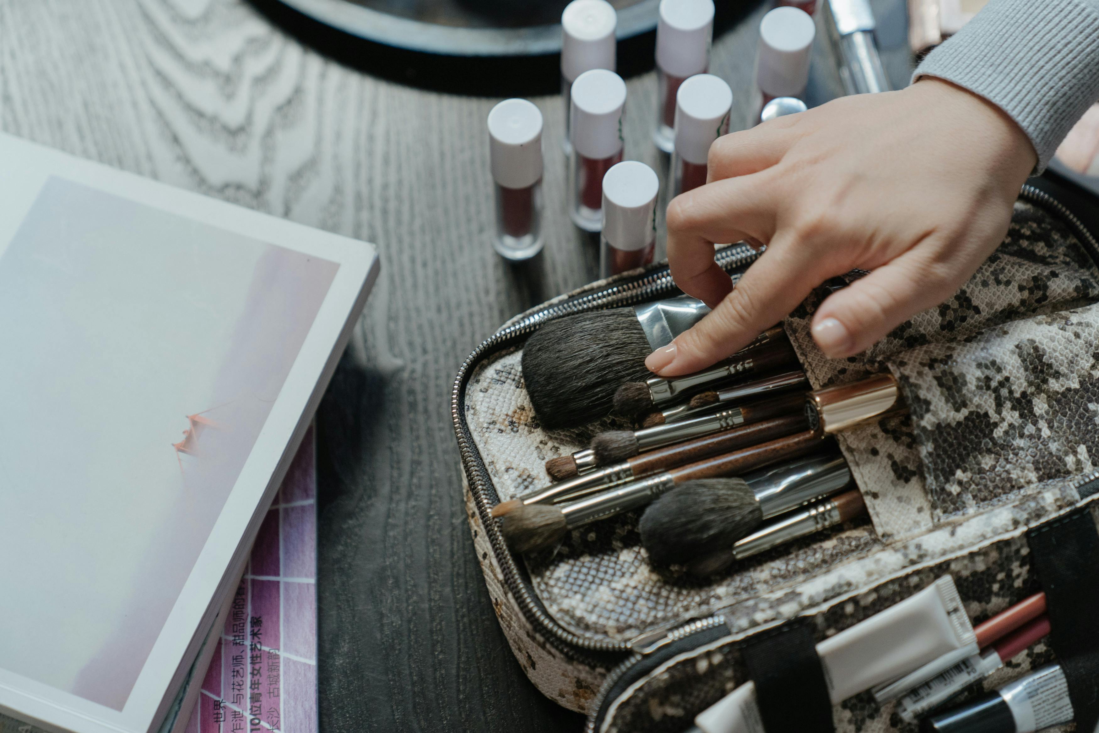1,585 Make Up Kit Stock Photos, High-Res Pictures, and Images - Getty Images