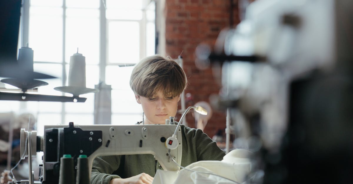 How to sew a patch on jeans with sewing machine