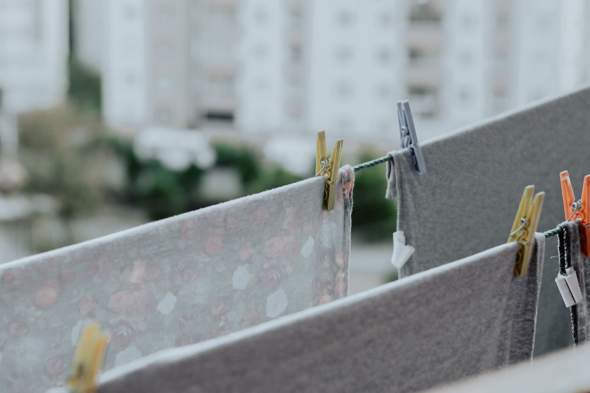 Laundry drying line sunlight — Dicas da Vovó