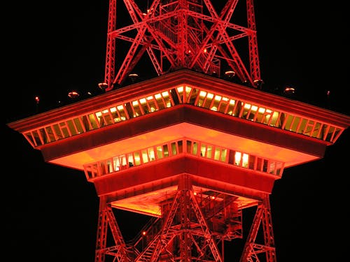 Bezpłatne Wieża Eiffla W Porze Nocnej Zdjęcie z galerii