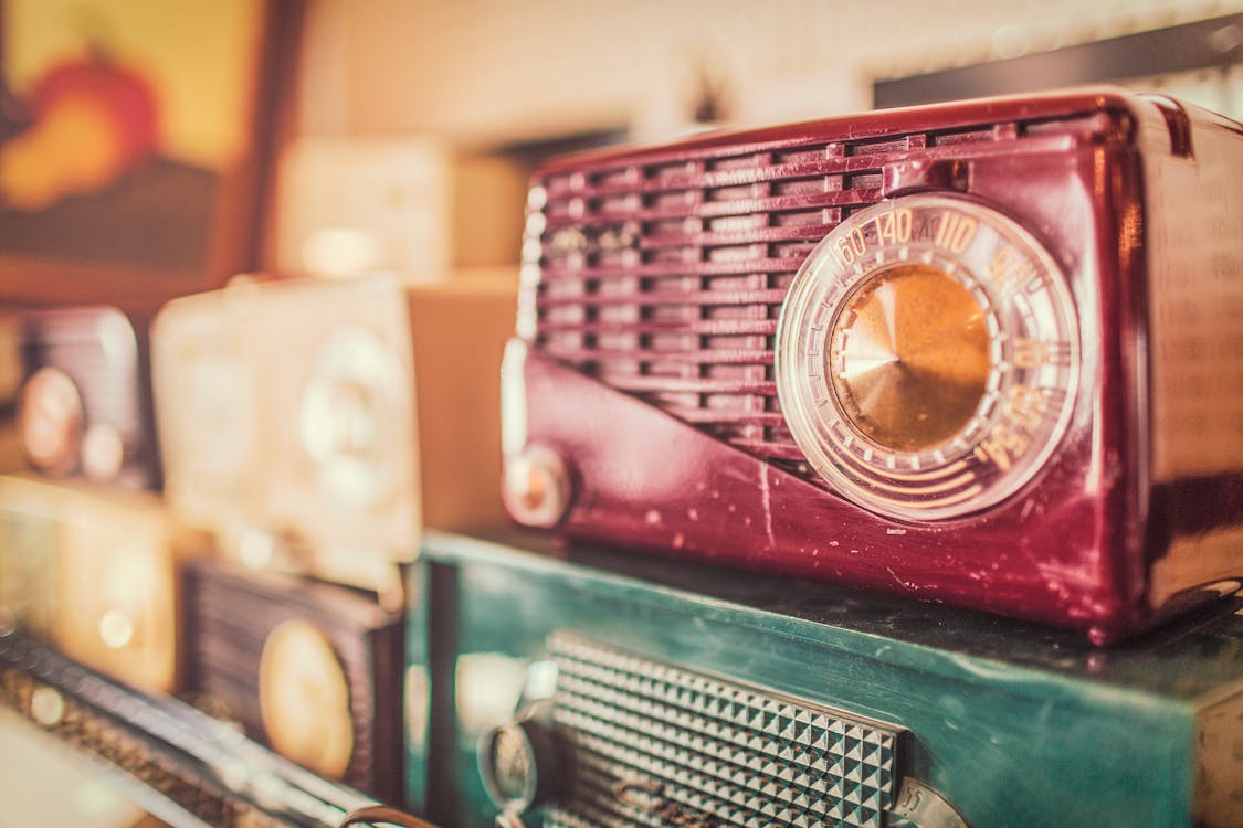 Kostnadsfria Kostnadsfri bild av radioapparater, vintage, vintage bakgrund Stock foto