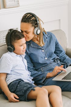 Real-time Wireless Translation Headphones: Accurate 138 Language Translations with Bluetooth Connectivity