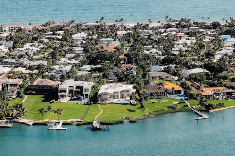 Big Houses By The Sea