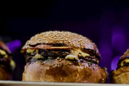 Безкоштовне стокове фото на тему «гамбургер, закуска, їжа»