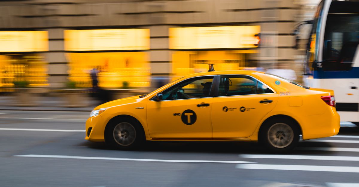 Gespräch im Taxi: Ein Taxi bestellen