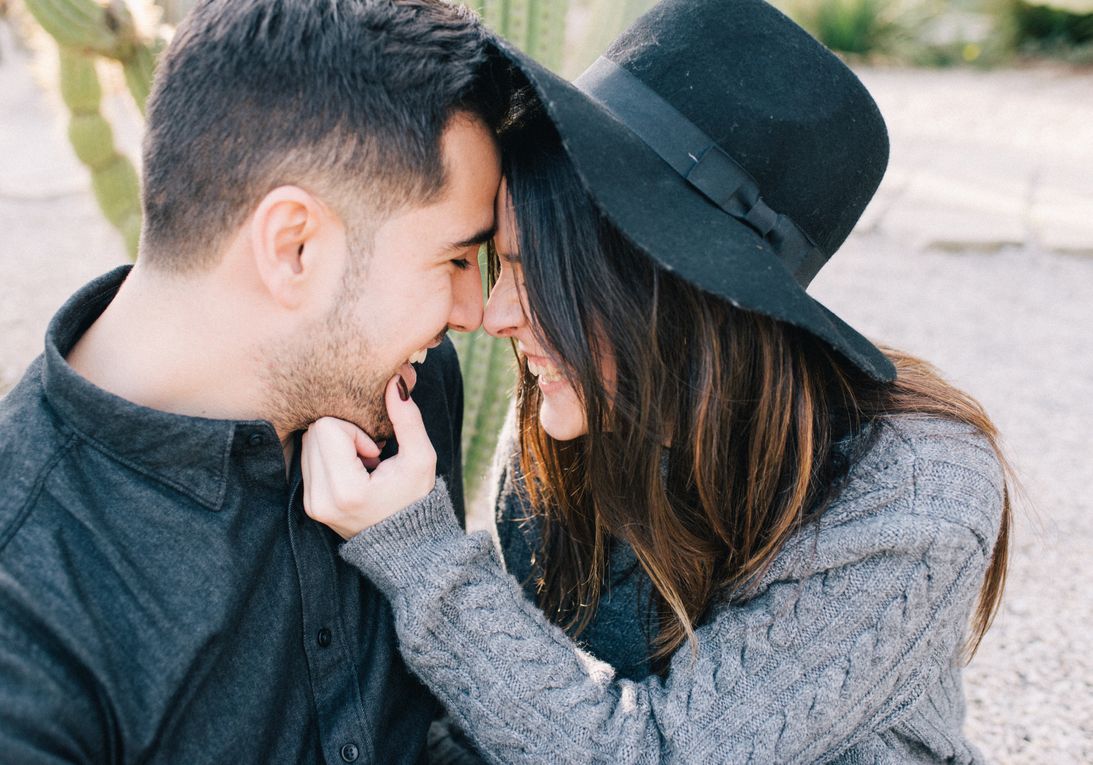 Online dating: starting a conversation on a niche platform