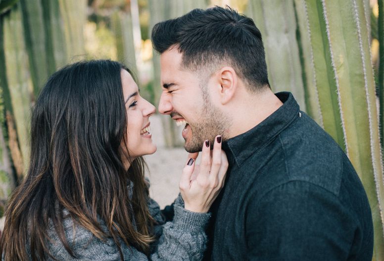 Online dating: starting a conversation on a niche platform