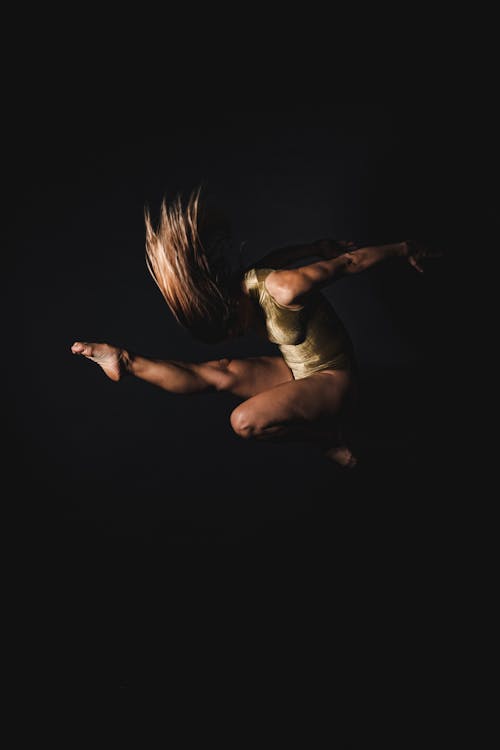 Foto profissional grátis de acrobata, arte de dança, artista
