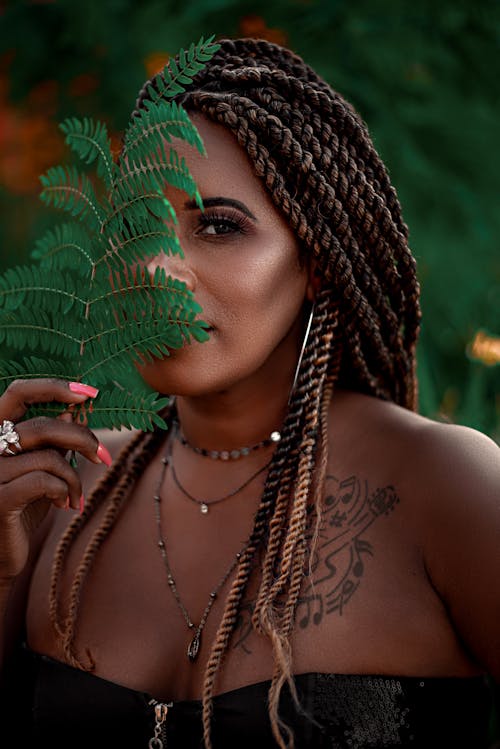 Gratis lagerfoto af afroamerikansk kvinde, alvorlige, ansigtsudtryk