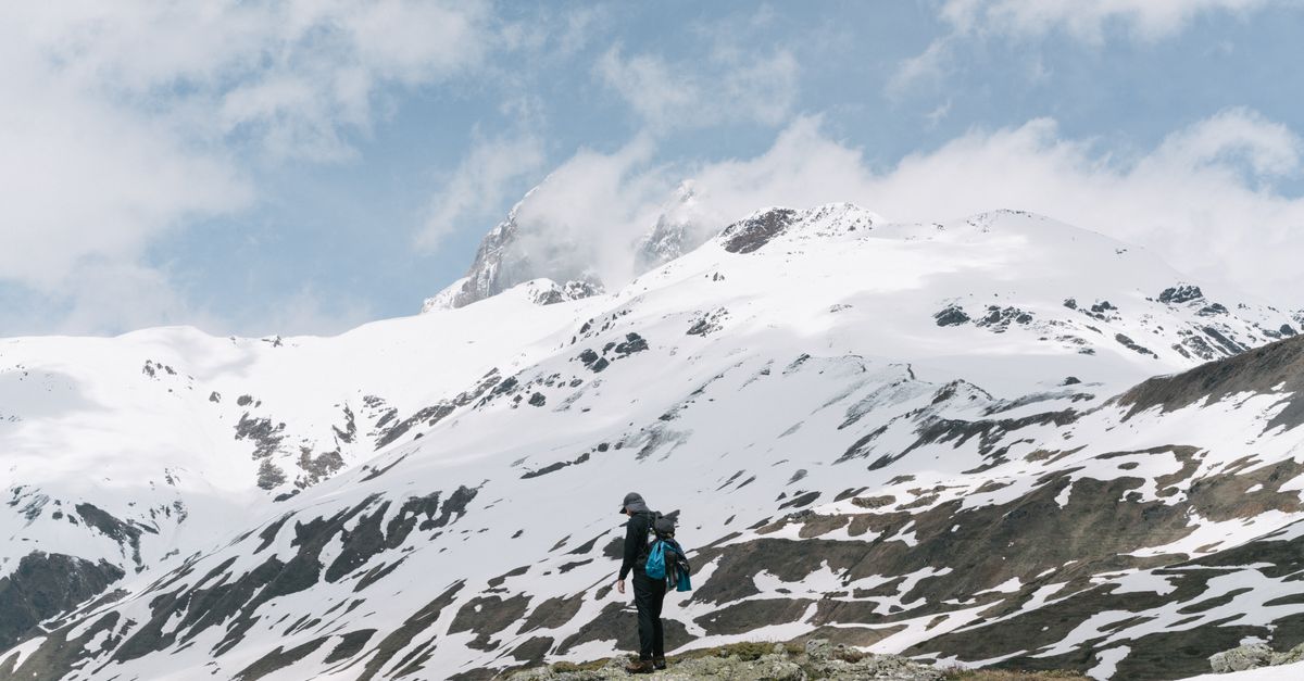 Comment Voyager Minimaliste et Profiter des Détails