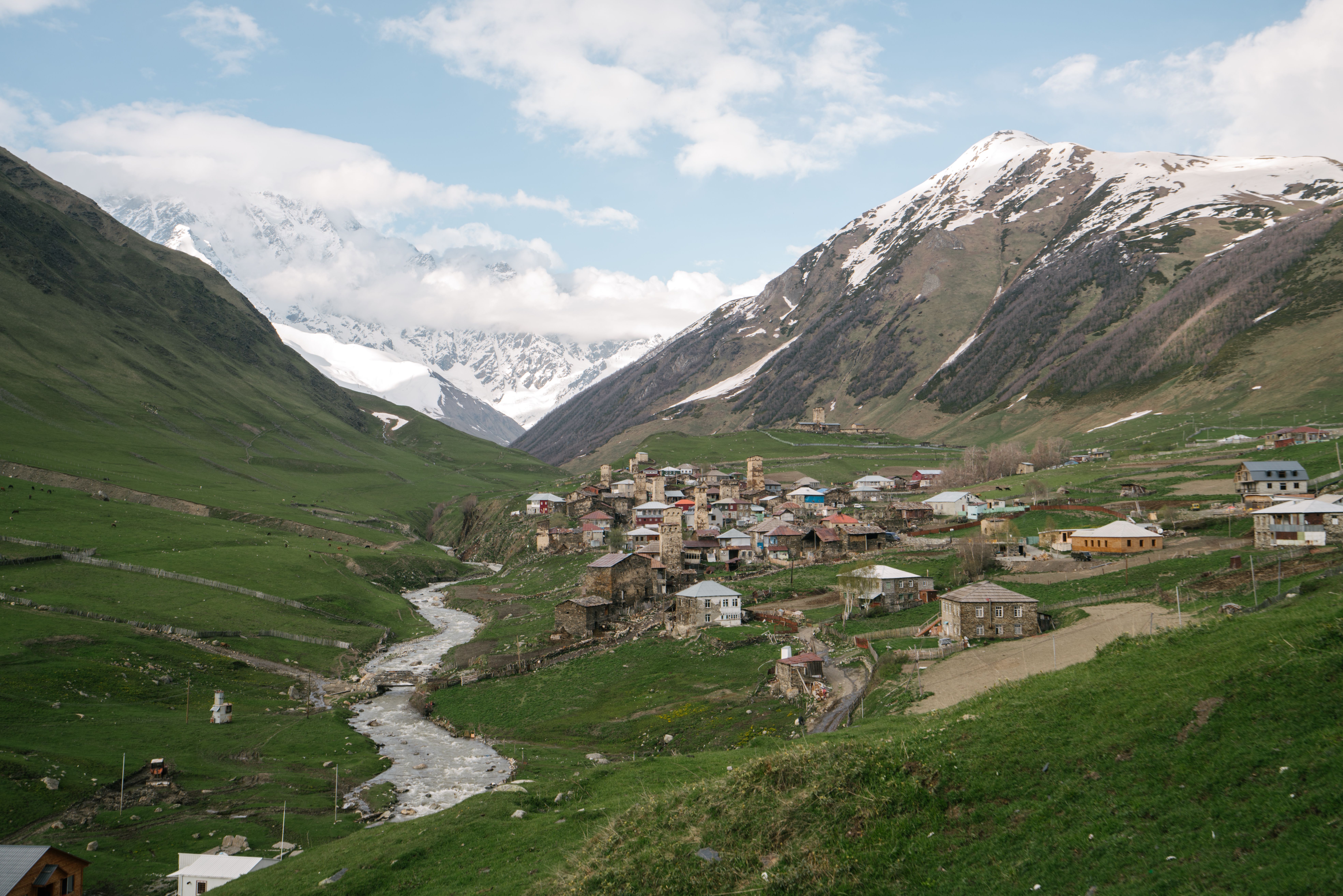 View of a Village in Rocky Mountains · Free Stock Photo
